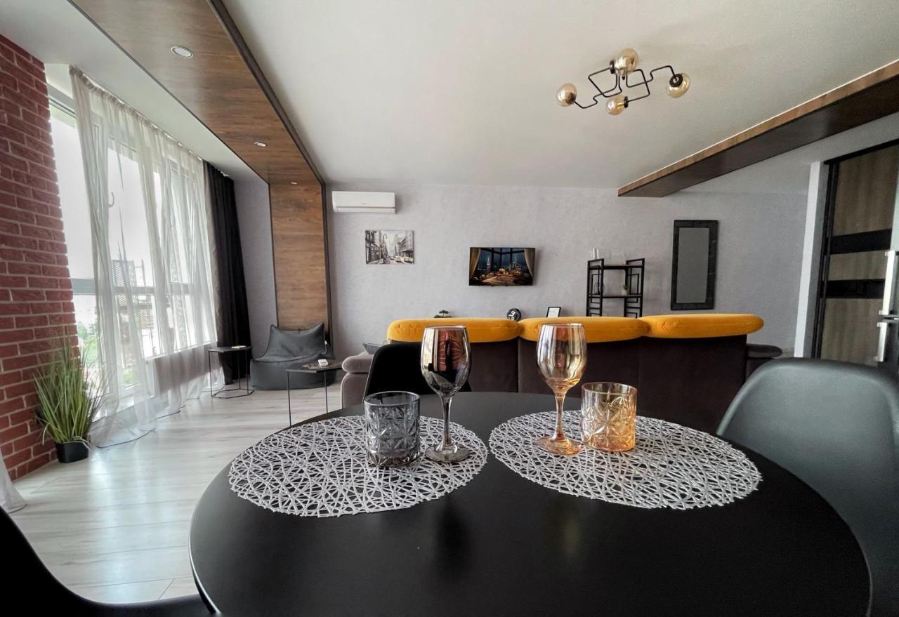 Room1402 Odessa Extérieur photo